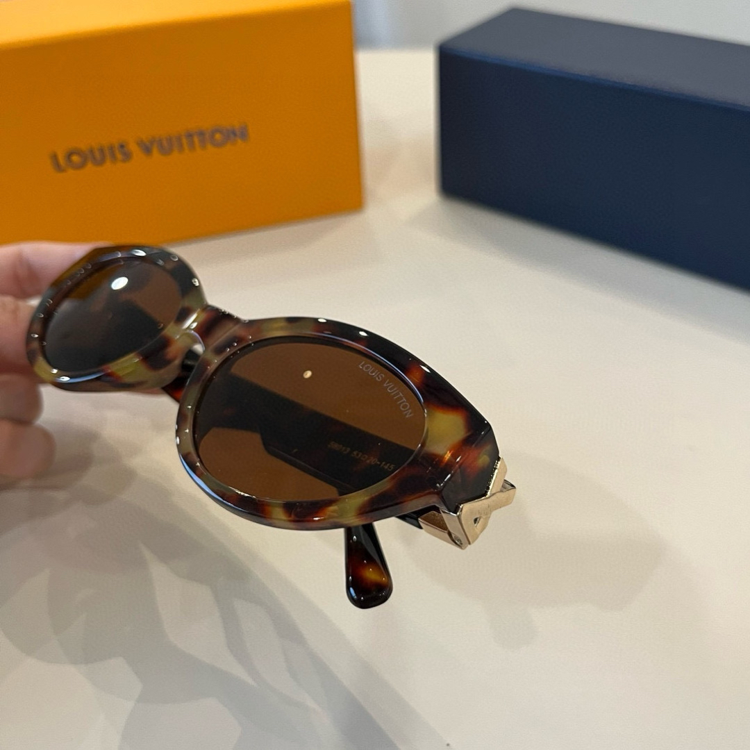 Louis Vuitton Round Frame Sunglasses