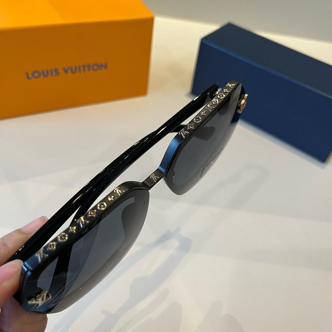 Louis Vuitton square-frame sunglasses