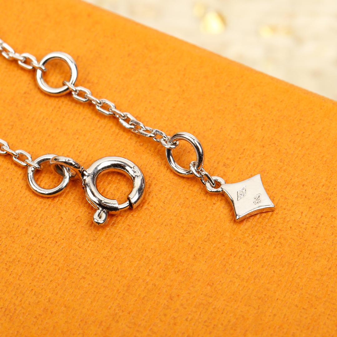 Louis Vuitton Four Flower Bracelet