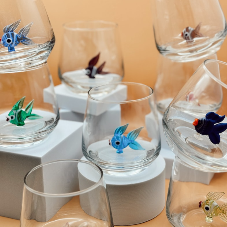 Glass cup with small colored fish pattern without handle gift glass