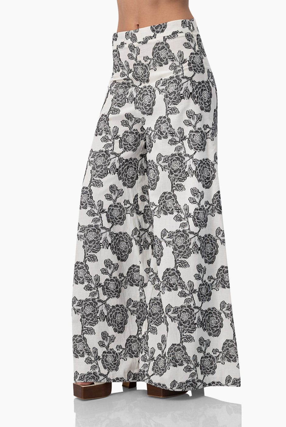 Pantalon pierna ancha y estampado