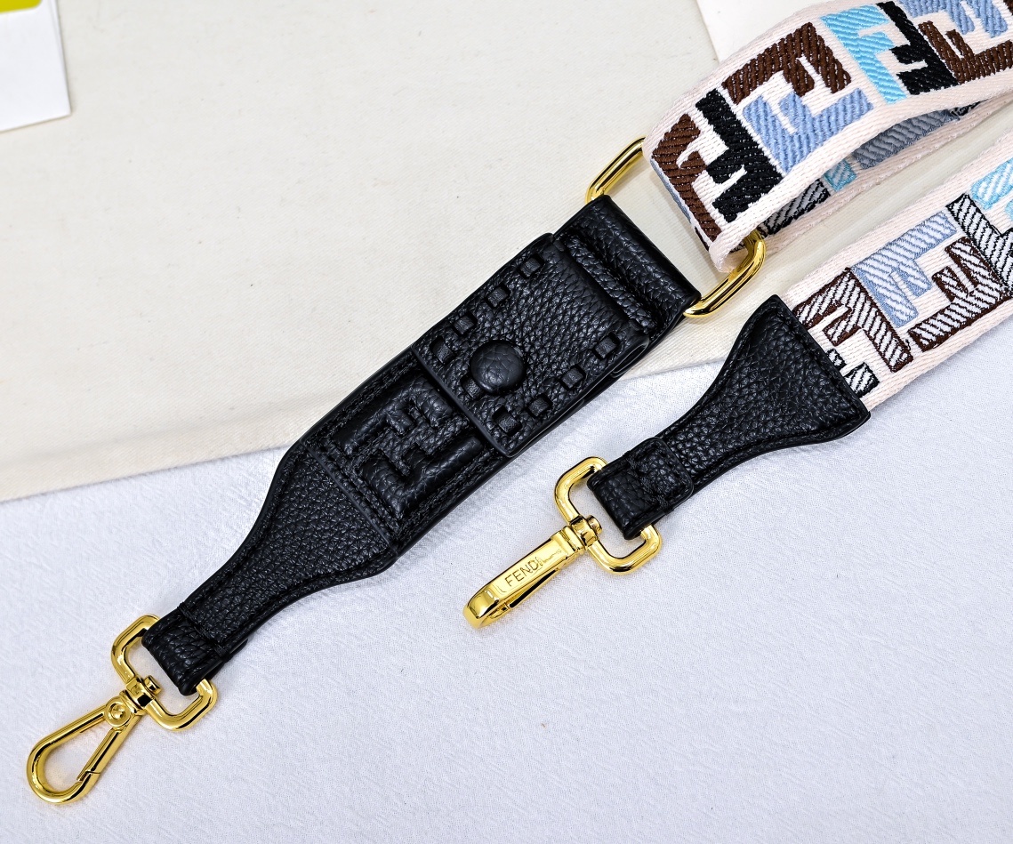 FENDI ekaboo iseeu ideal compact bag 7705