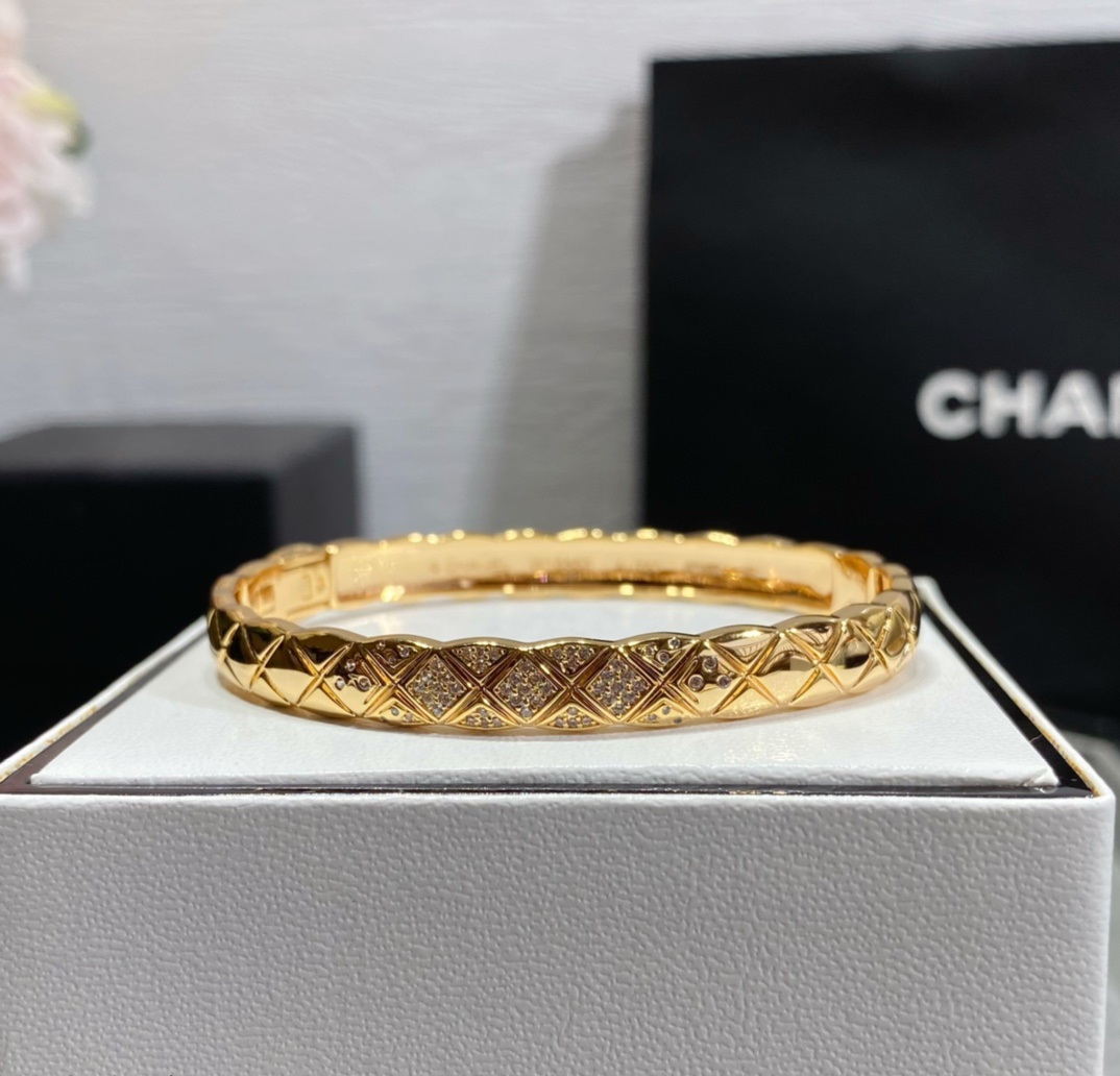Chanel carved wide diamond bracelet