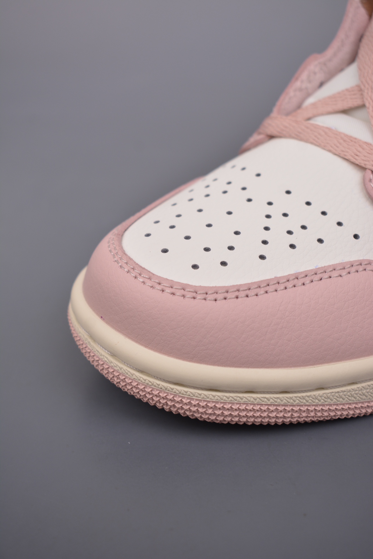 Air Jordan 1 Mid Pink White BQ6472-620