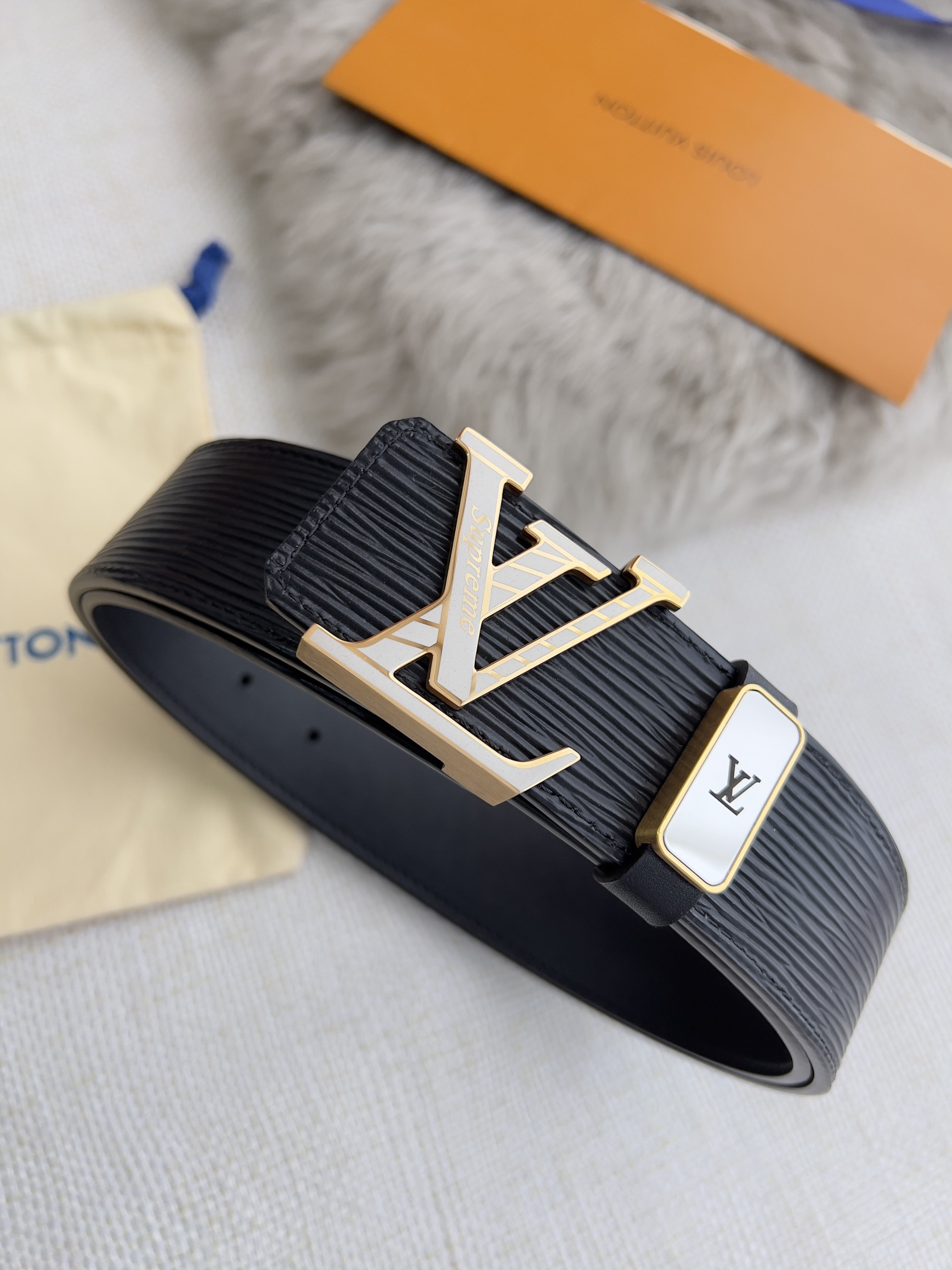 Louis Vuitton ripple leather belt, 3.8cm wide