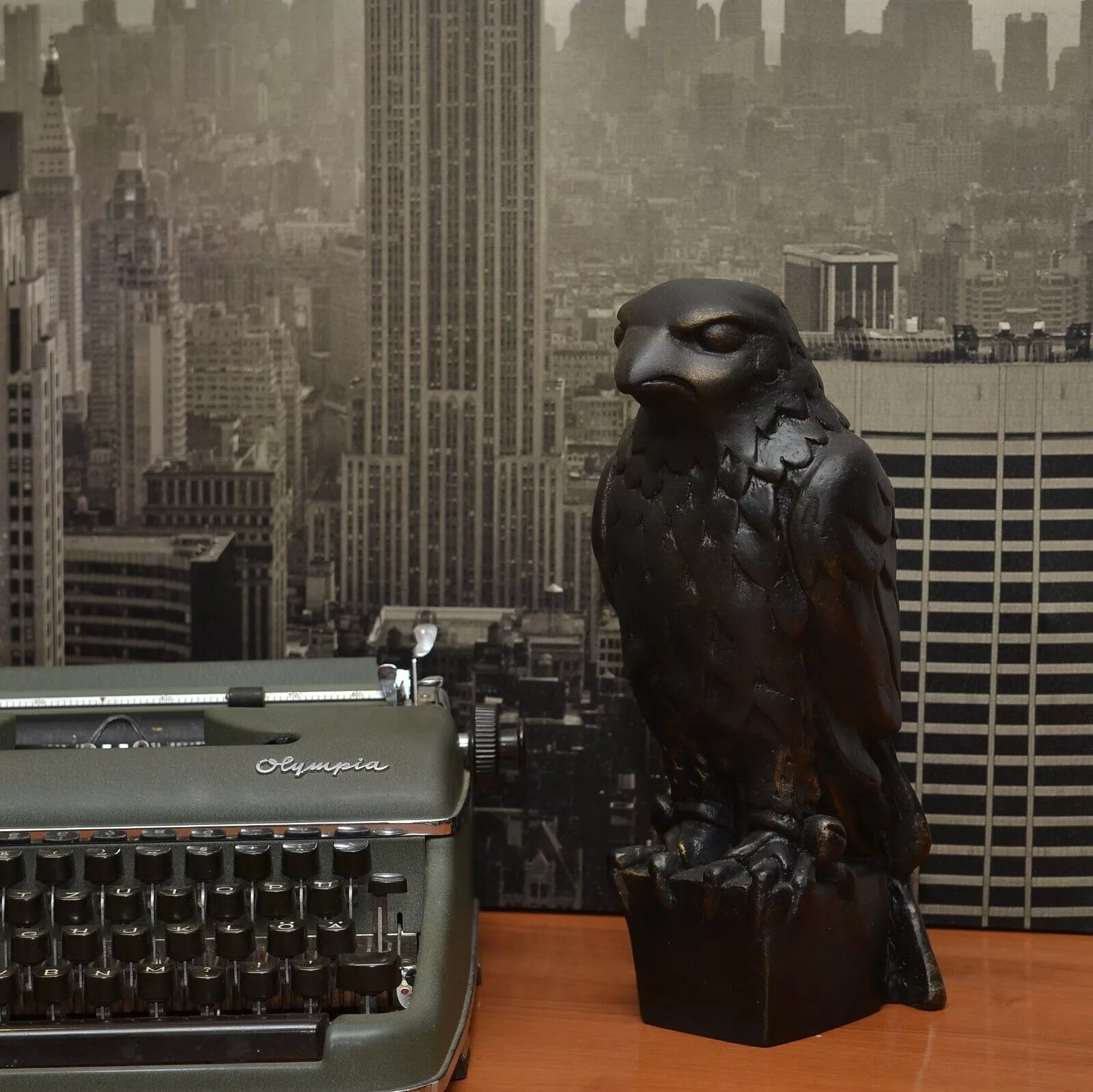 THE MALTESE FALCON STATUE PROP WITH SECRET COMPARTMENT