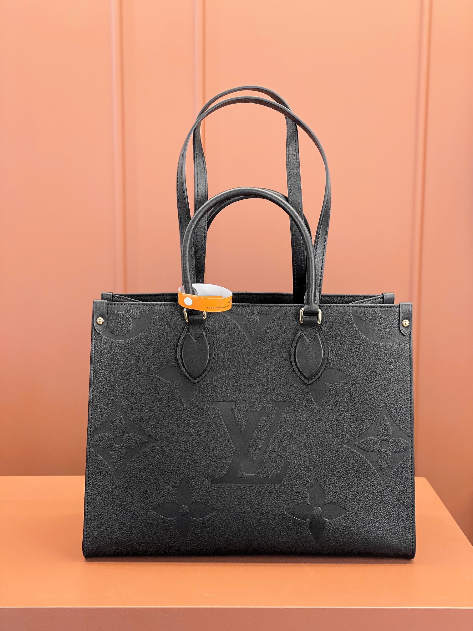 Louis Vuitton ONTHEGO Medium Handbag M45595