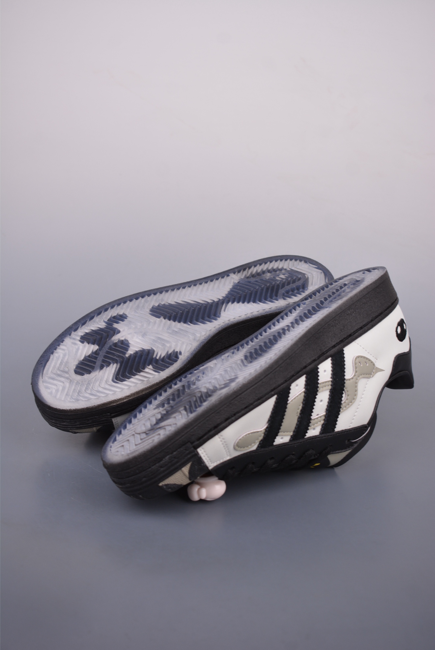 OFFGOD x Adidas Originals Superstar 82 