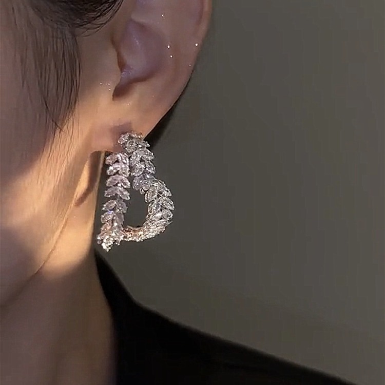 💎💎Super sparkling heart earrings front and back two wear light luxury versatile earrings