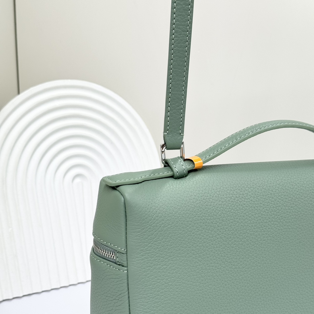 Loro Piana Extra poet L27 Clutch FAI8511
