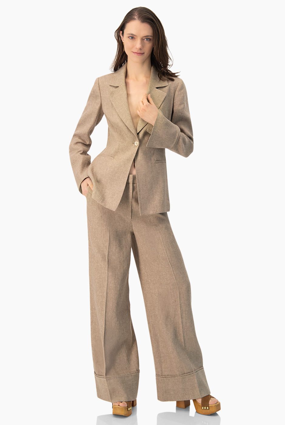 Pantalon amplio y bolsillos