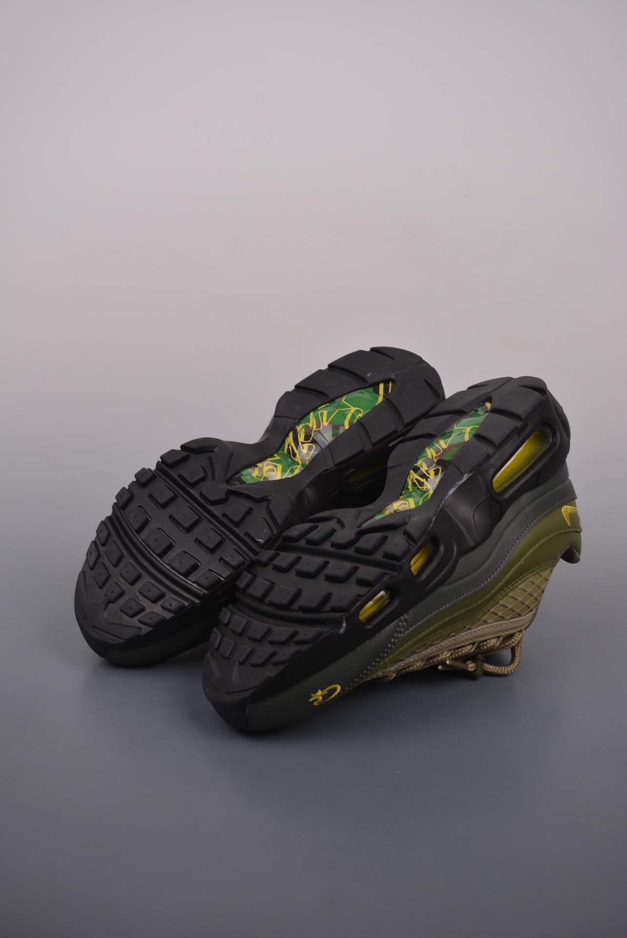 NIKE Air Max 95 air cushion running shoes military green camouflage