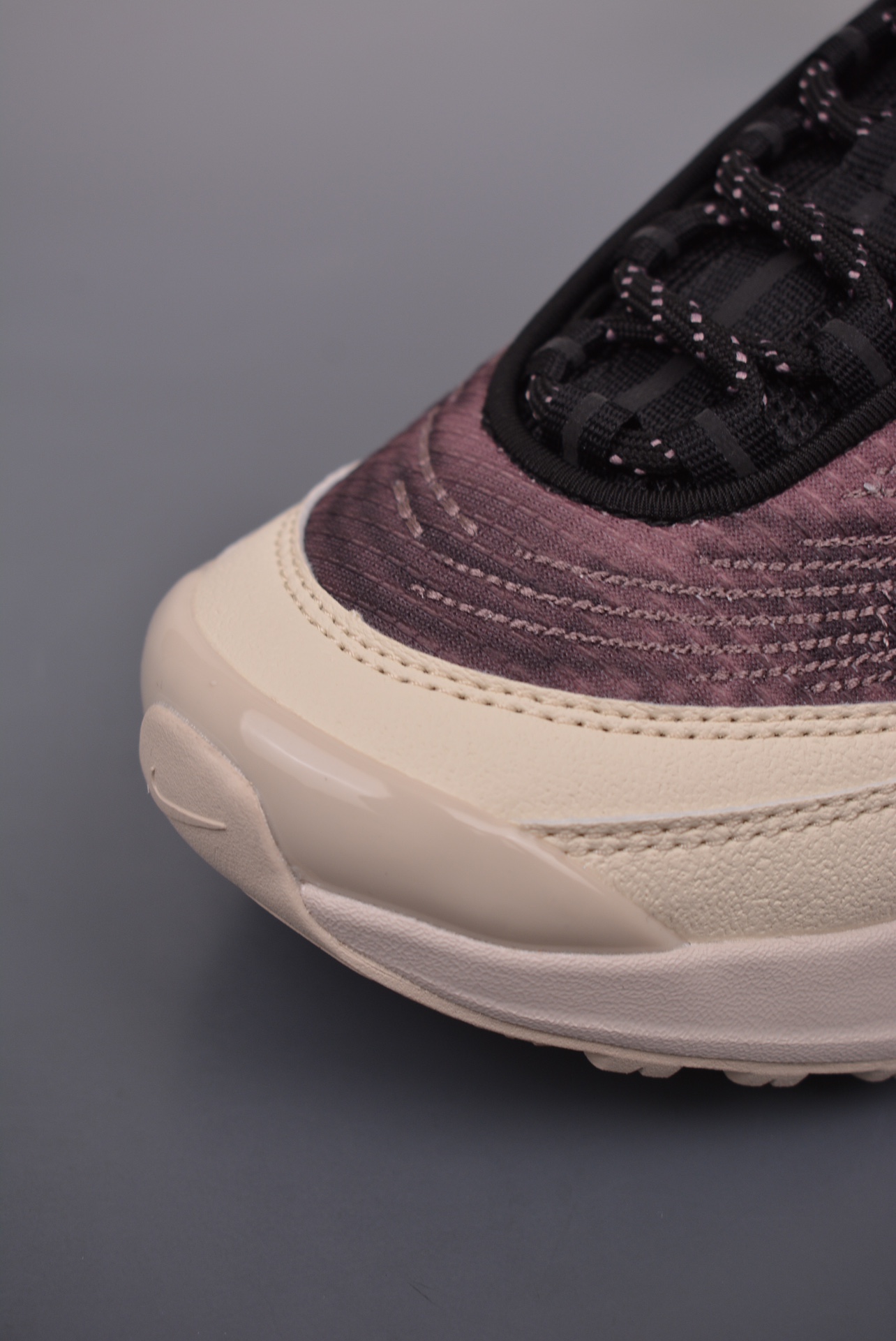 Size x Nike Air Max DN SP Smokey Mauve off-white, black and lavender HQ0912-200