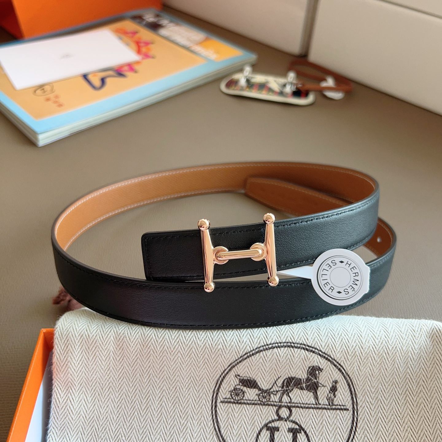 Hermès 2025 New Women's Double-Sided Belt 2.4cm Width