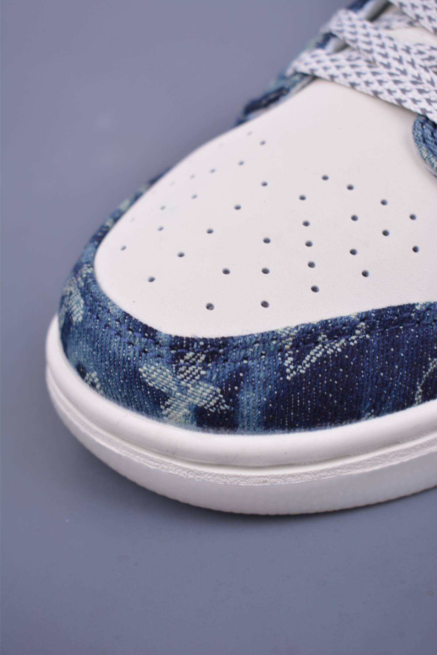 LV x Nike SB Dunk Low sneakers Denim White and Blue CH8311-288