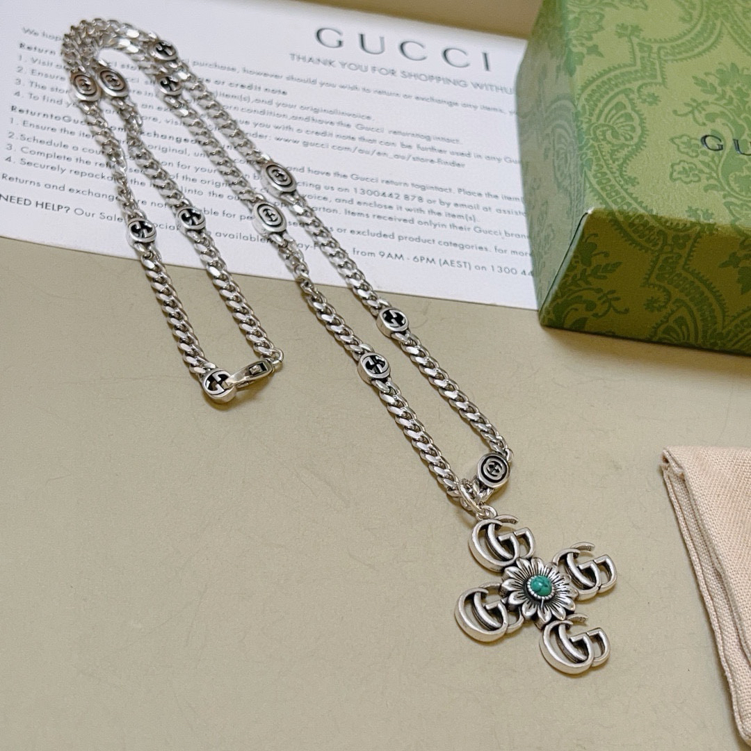 Gucci Anger Forest series cross GG chrysanthemum necklace