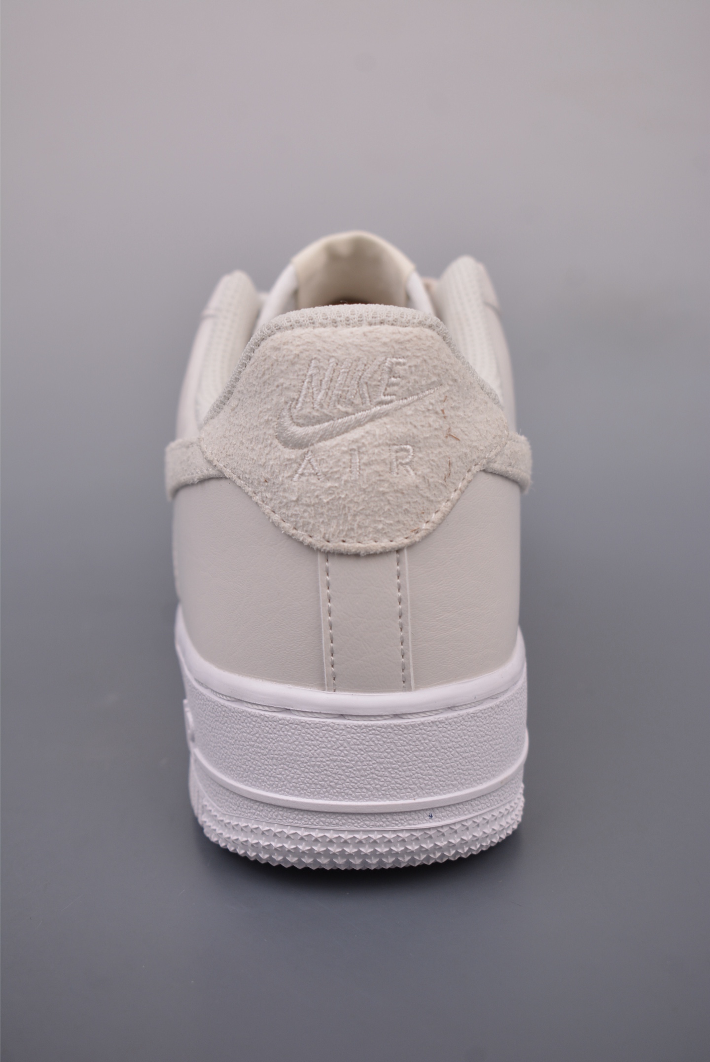 Nike Air Force 1´07 Low sports shoes off-white HQ3905-001