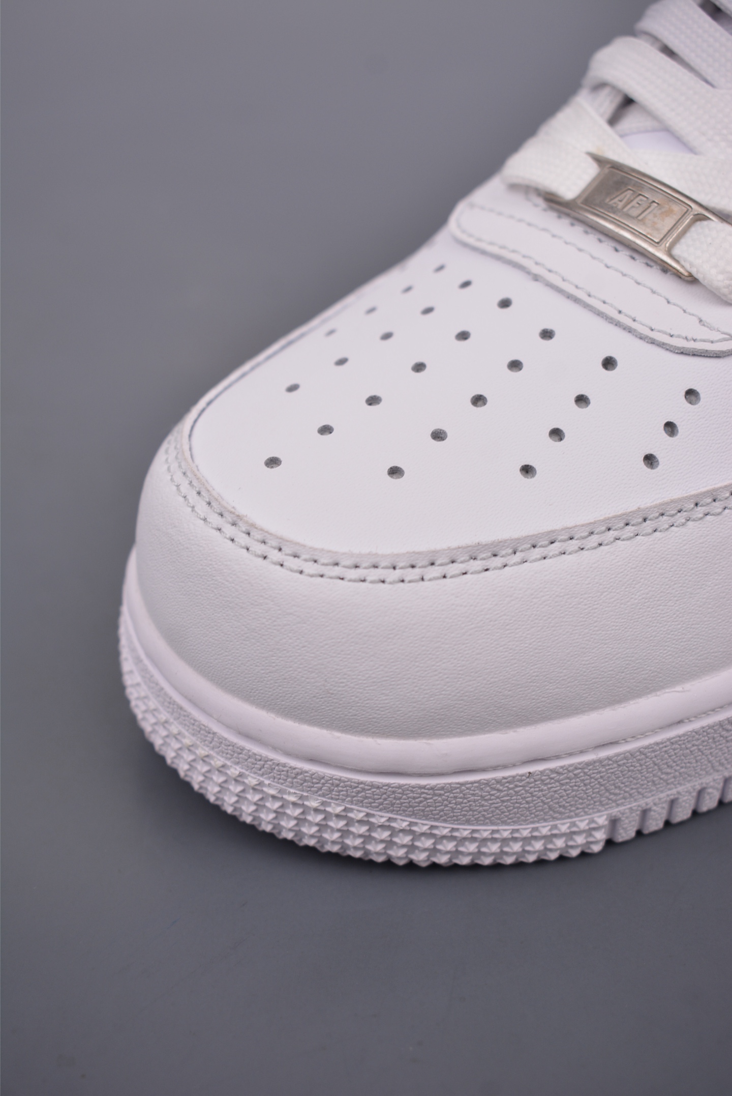 Nike Air Force 1'07 Low WhiteSliver FN0366-102