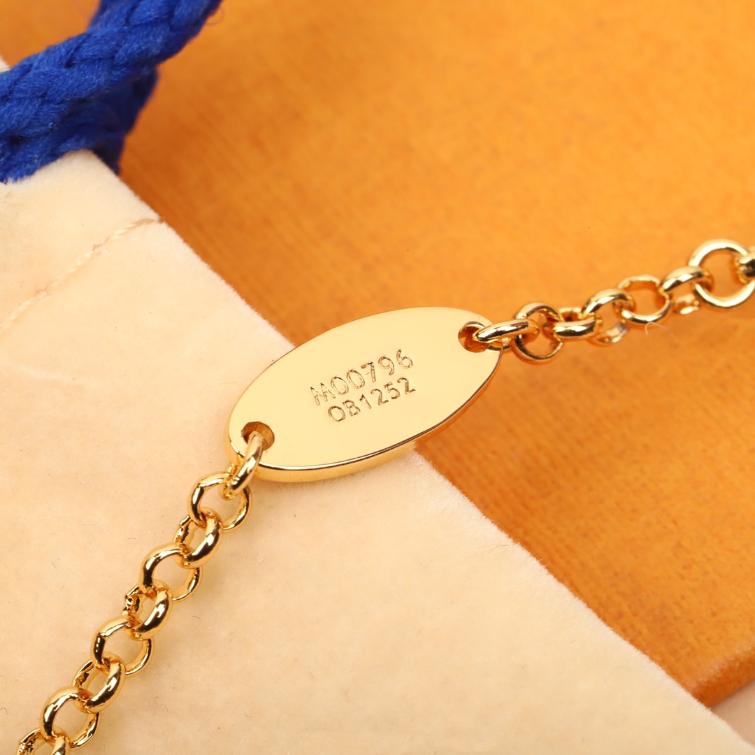 Louis Vuitton Classic Bags Necklaces