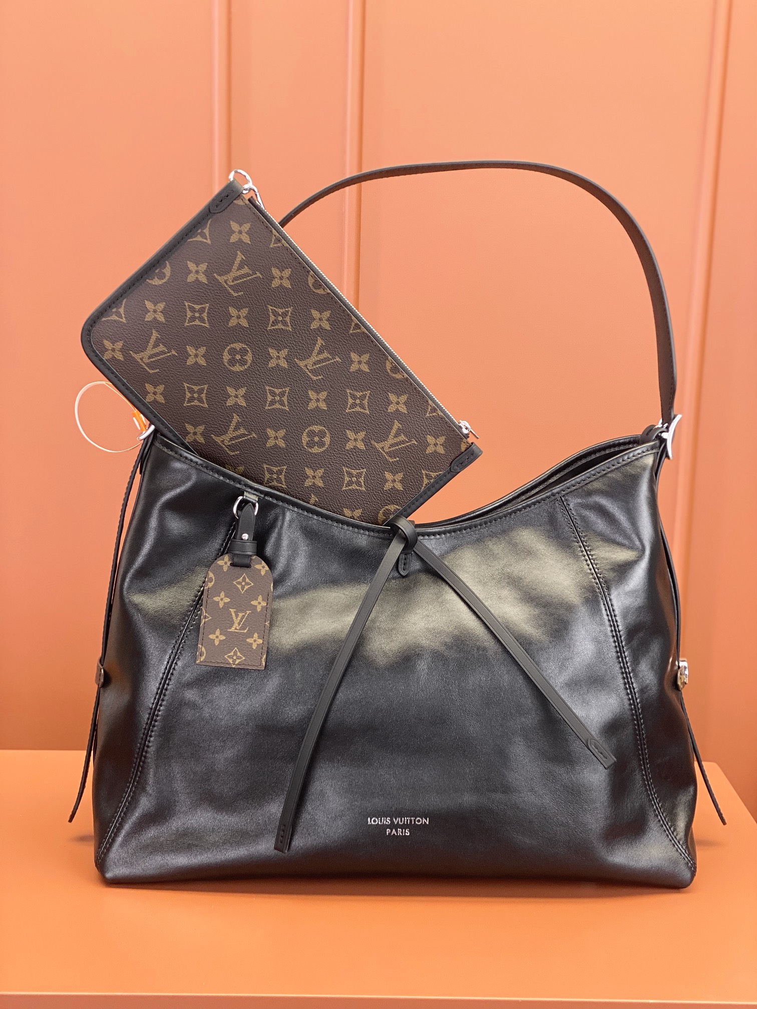 Louis Vuitton CARRYALL DARK Medium Handbag M25143