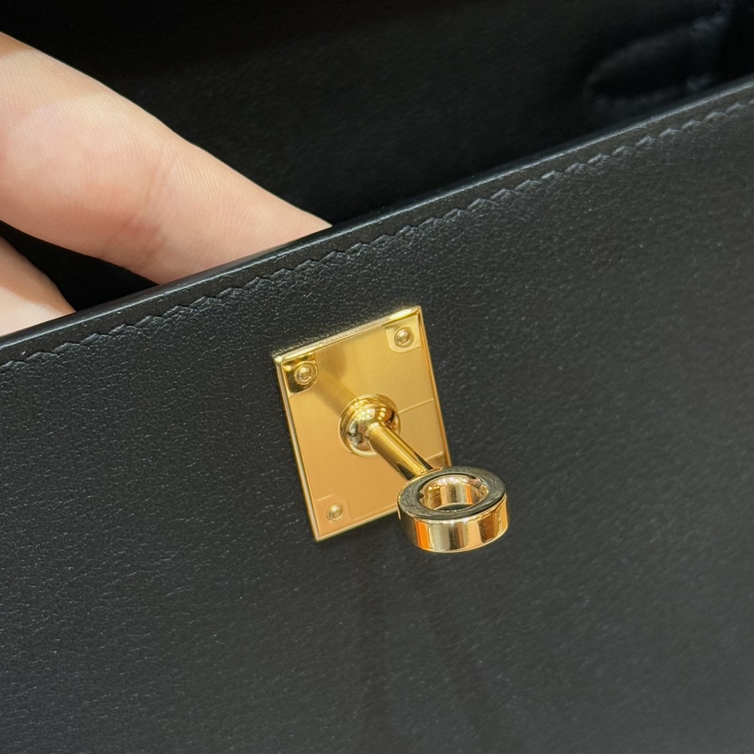 Hermès Kelly Pochette 89Noir Handbag (Handmade to Order)