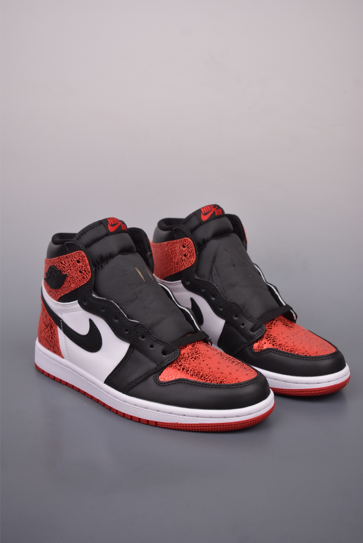 Jordan Air Jordan 1 High OG Cracked Black and Red Full Diamond FD2596-602