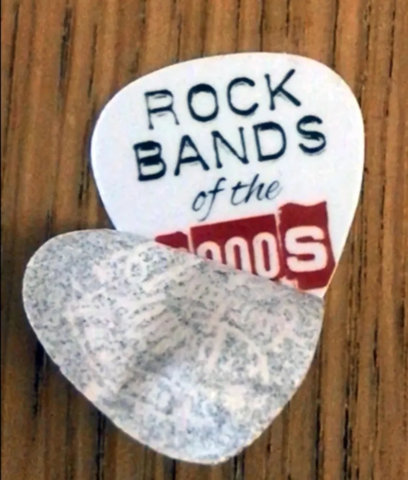 Turn It Up Guitar Pick Advent Calendar: 24 Classic Rock Band Plectrums