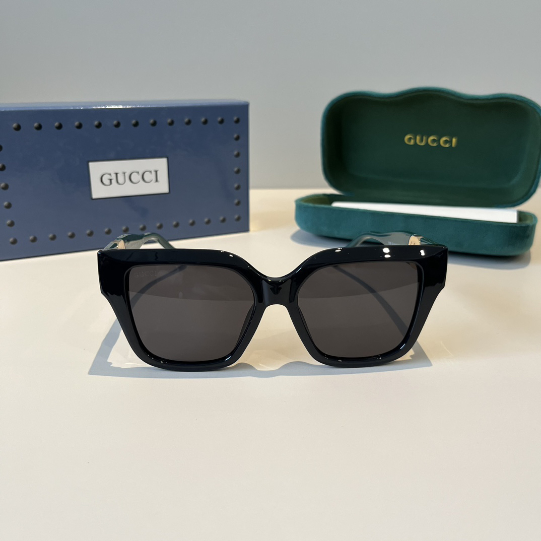 Gucci Round Frame Sunglasses
