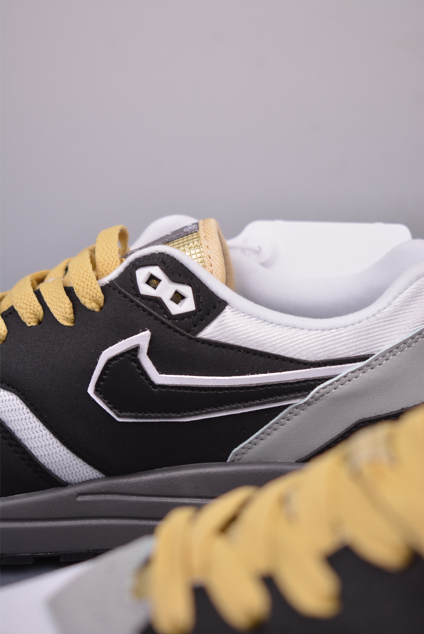 SWOOSH Nike Air Max 1 Big Head Mode Black White Gold 007 IB9898-001
