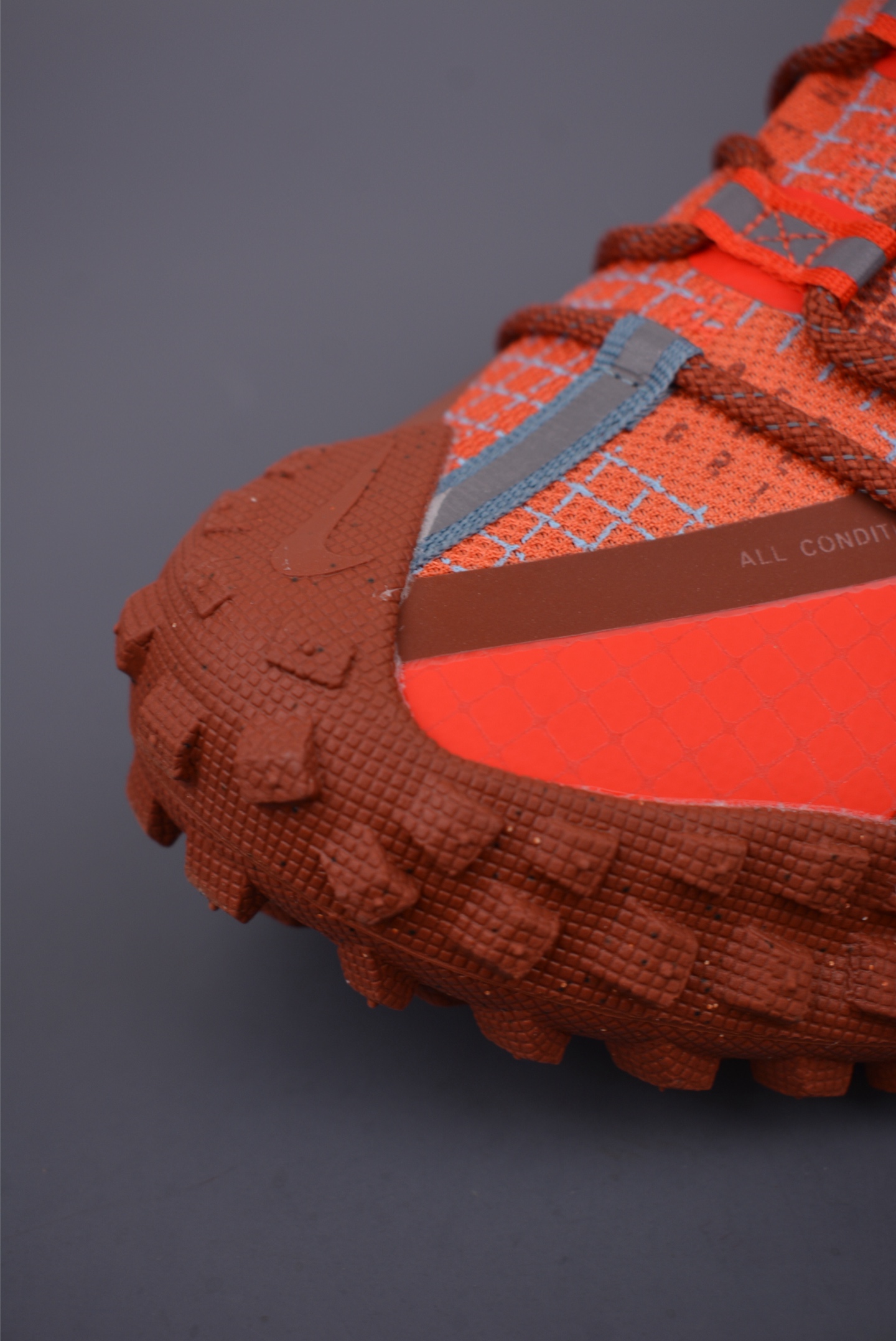 Nike ACG's Mountain Fly Low GORE-TEX 'Red-Orange'   IB7328-200