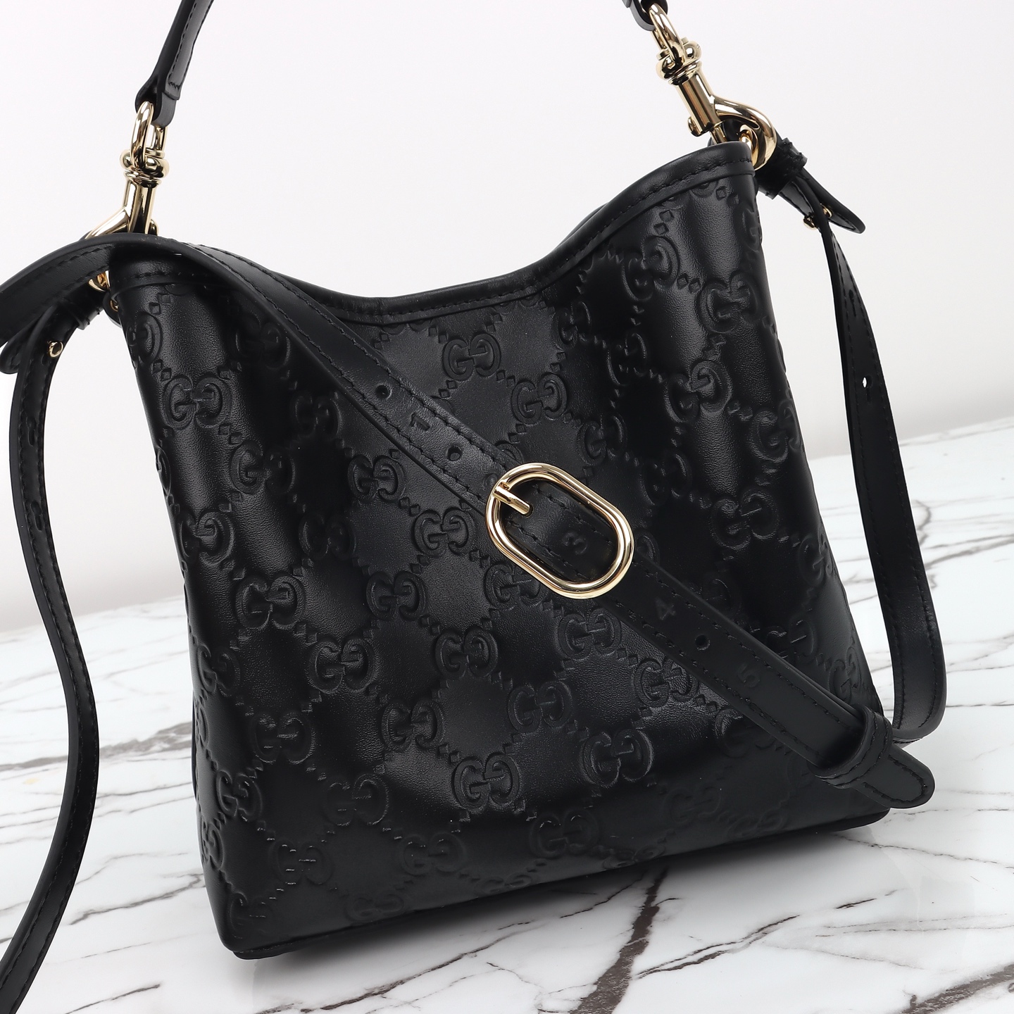 Gucci GG Emblem small bucket bag ‎815118 AAFDV 1000