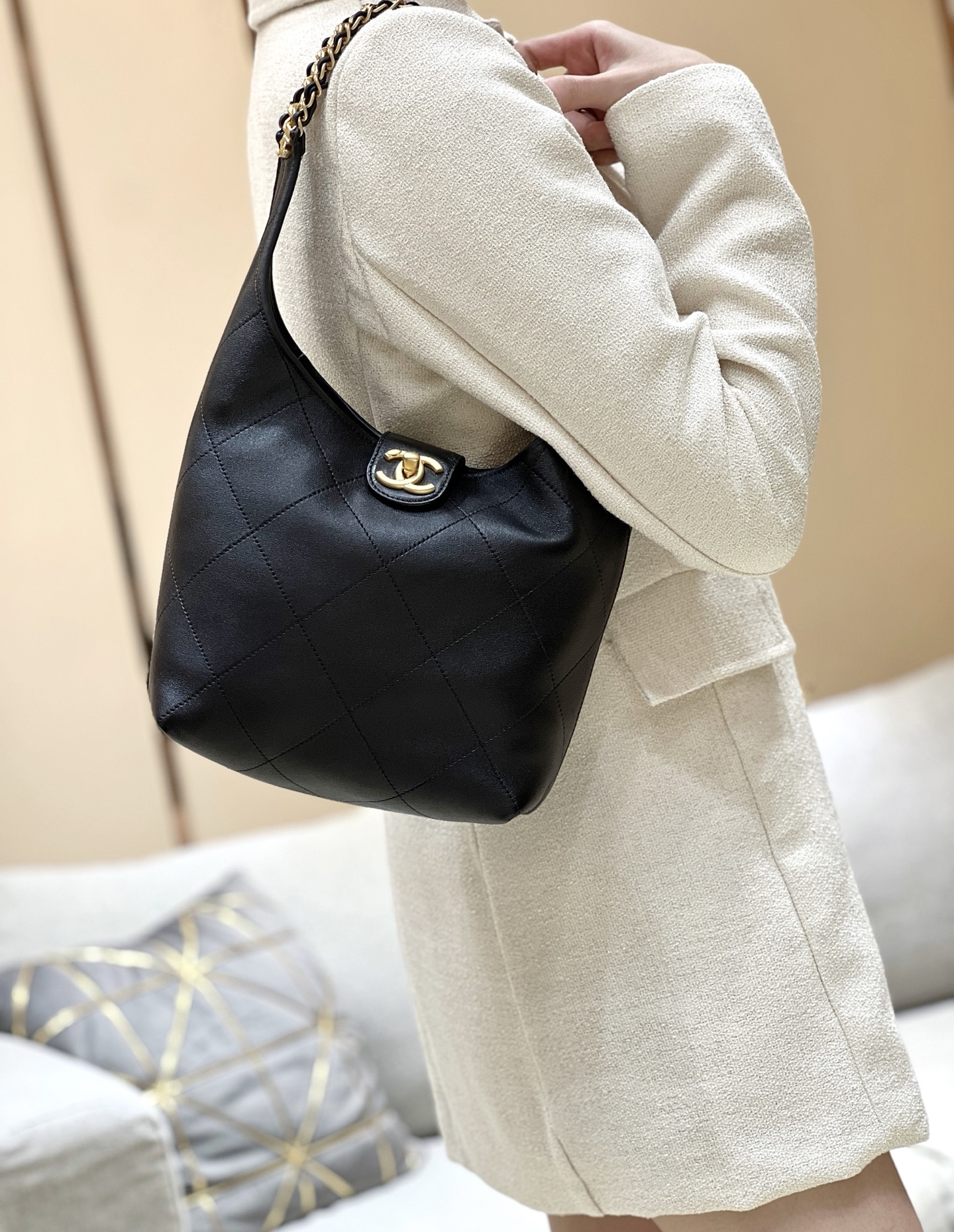 Chanel 25P Spring/Summer Preview Series Hono Hippie Bag AS5403