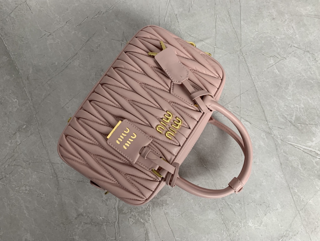 Miu Miu Diamond Bucket Bag 5BE090