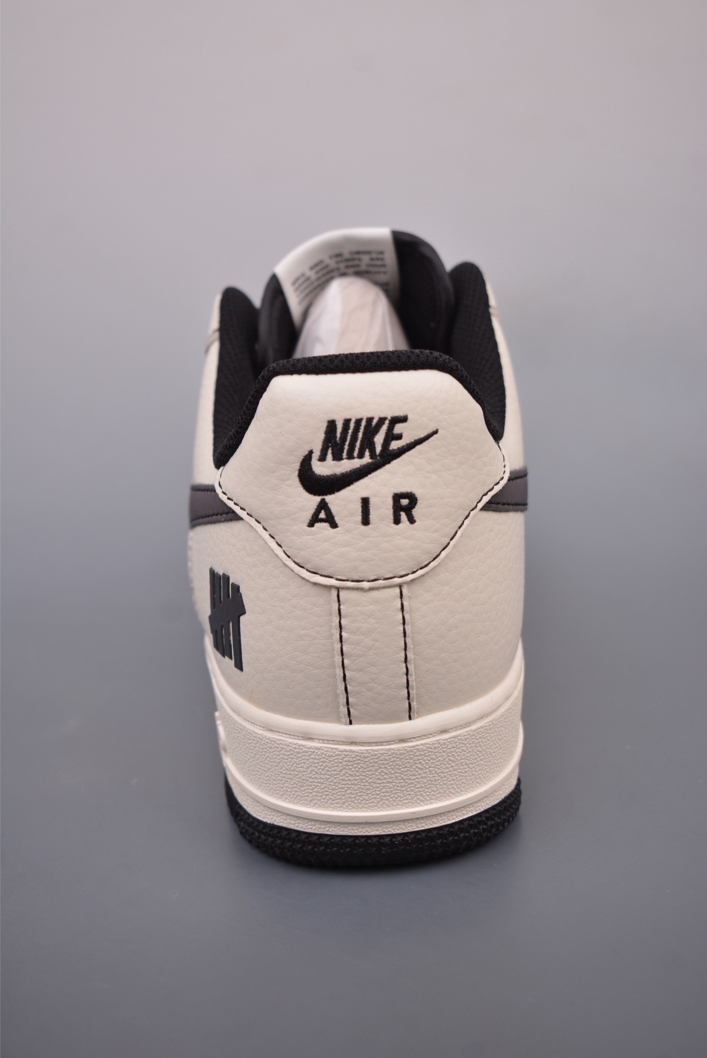 UN x Nike Air Force 1’07 Low White Ink Black UN2588-121