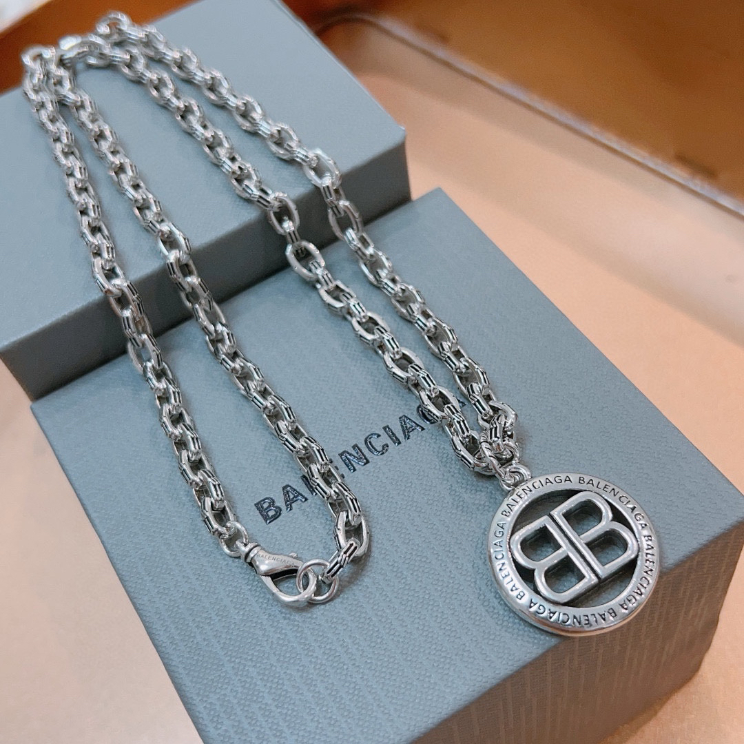 Balenciaga BB ring chain vintage necklace