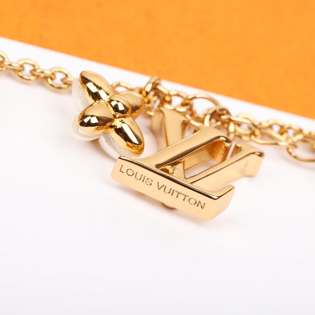 Louis Vuitton four leaf clover pearl bracelet