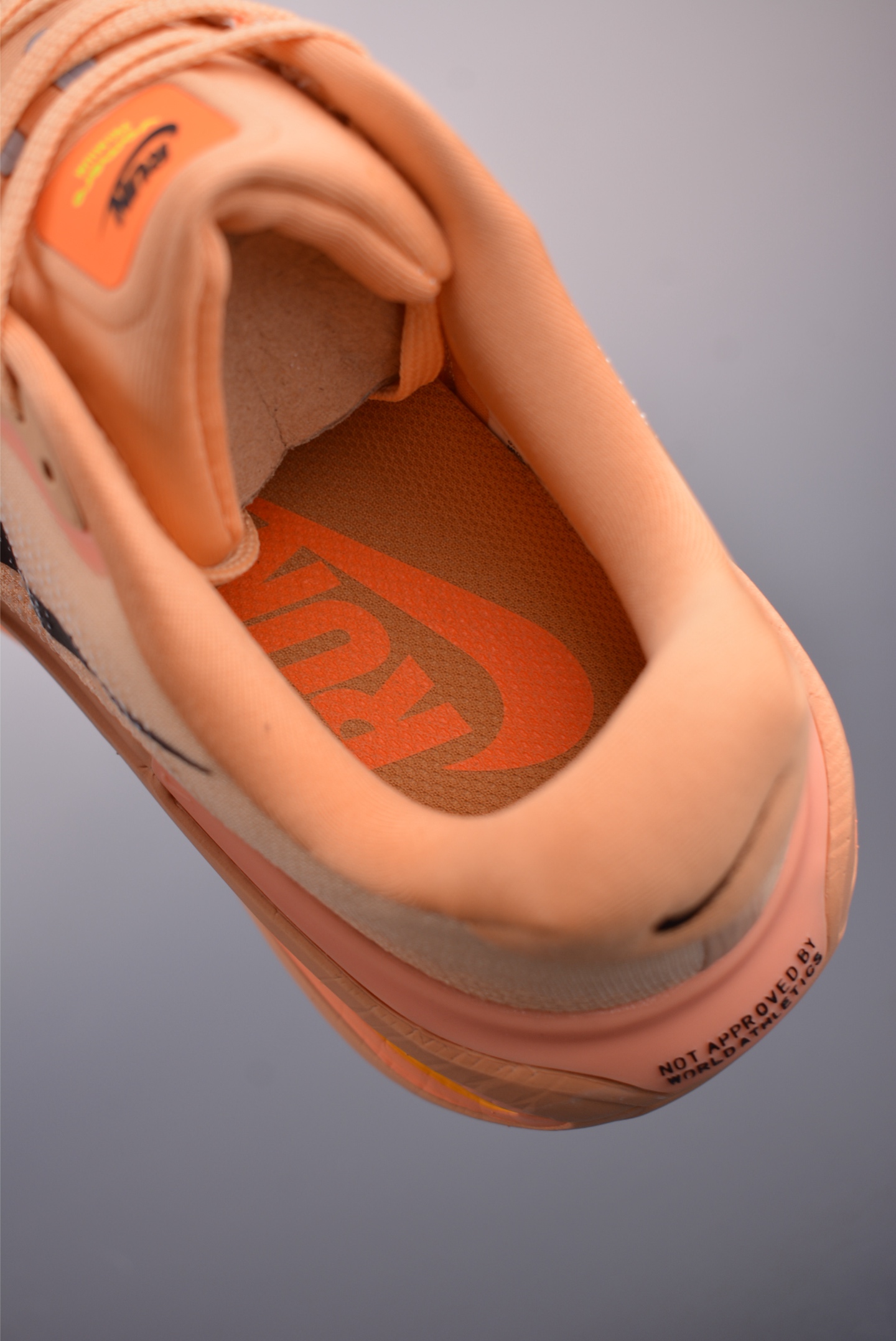 Nike Vomero premium “Bright Orange” HQ2050-100