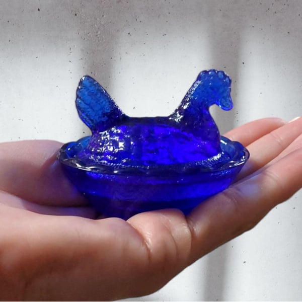 Covered Mini Glass Hens on Nests