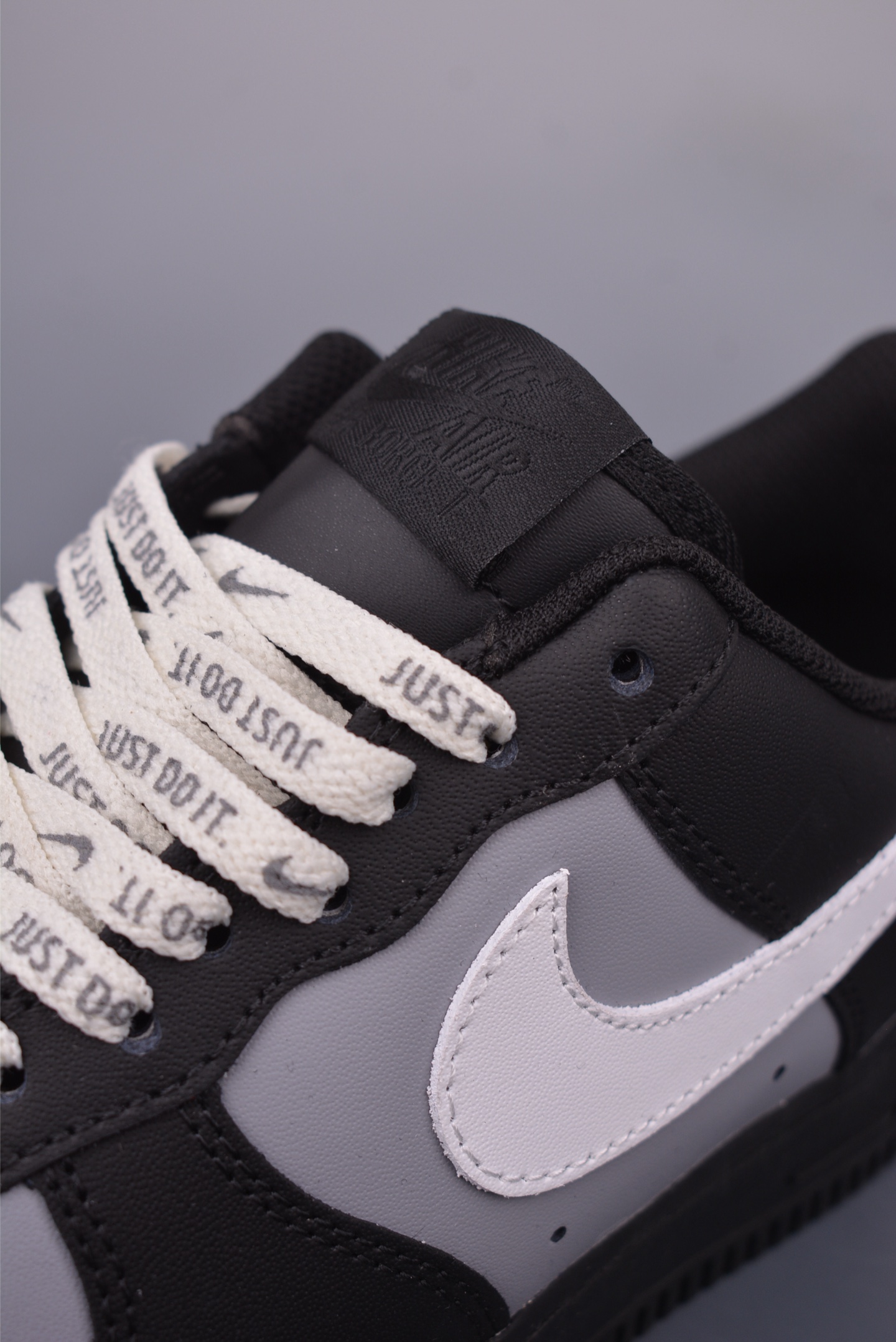 Nike Air Force 1 Low 