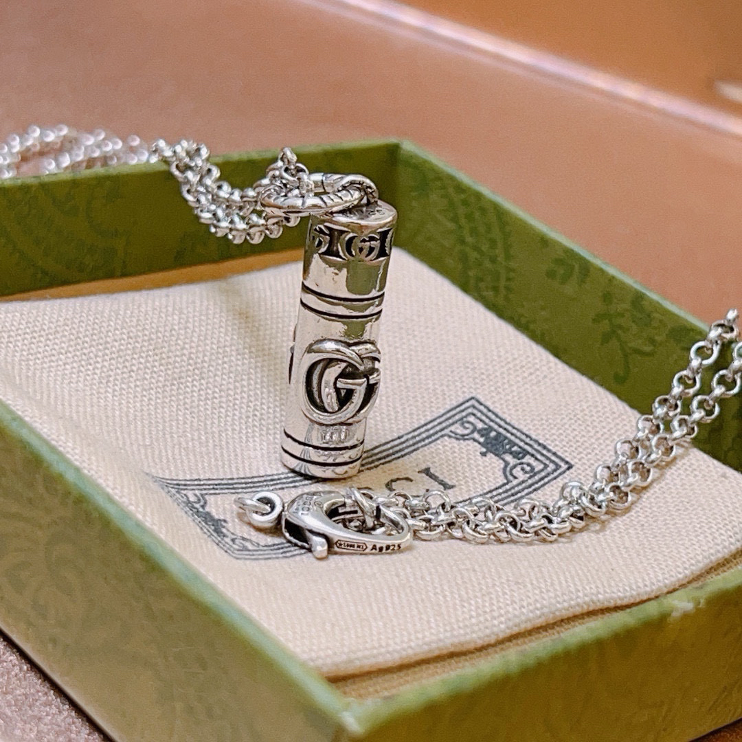 Gucci Anger Forest series new double G cylindrical retro necklace