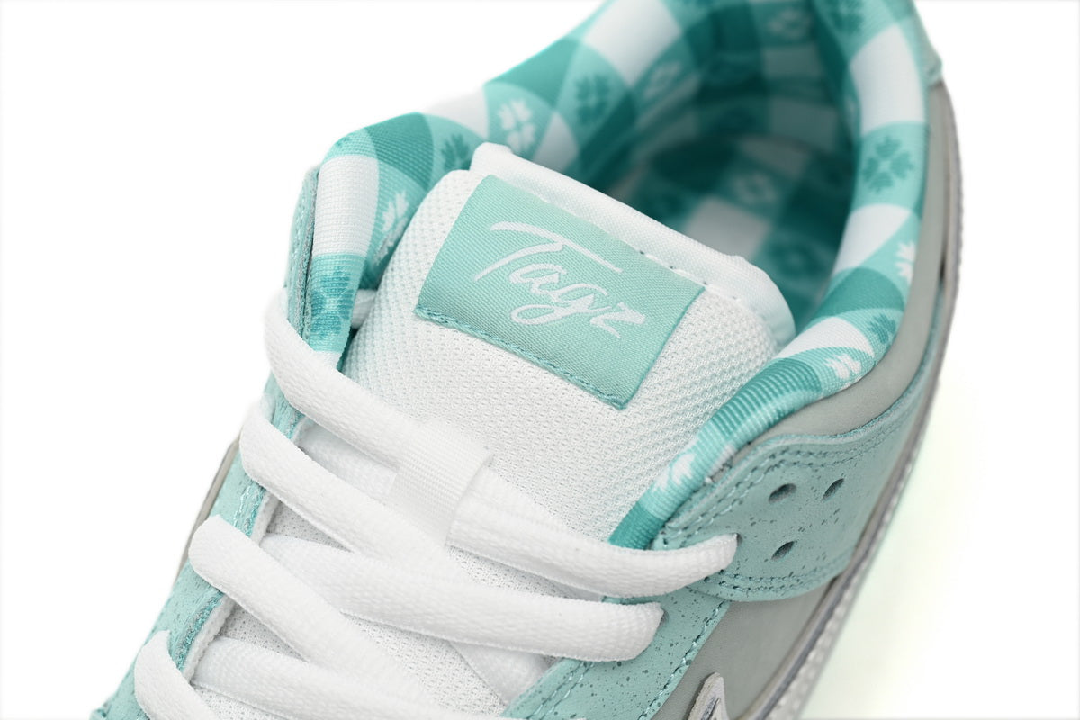 SB Dunk Low Lobster Shoes