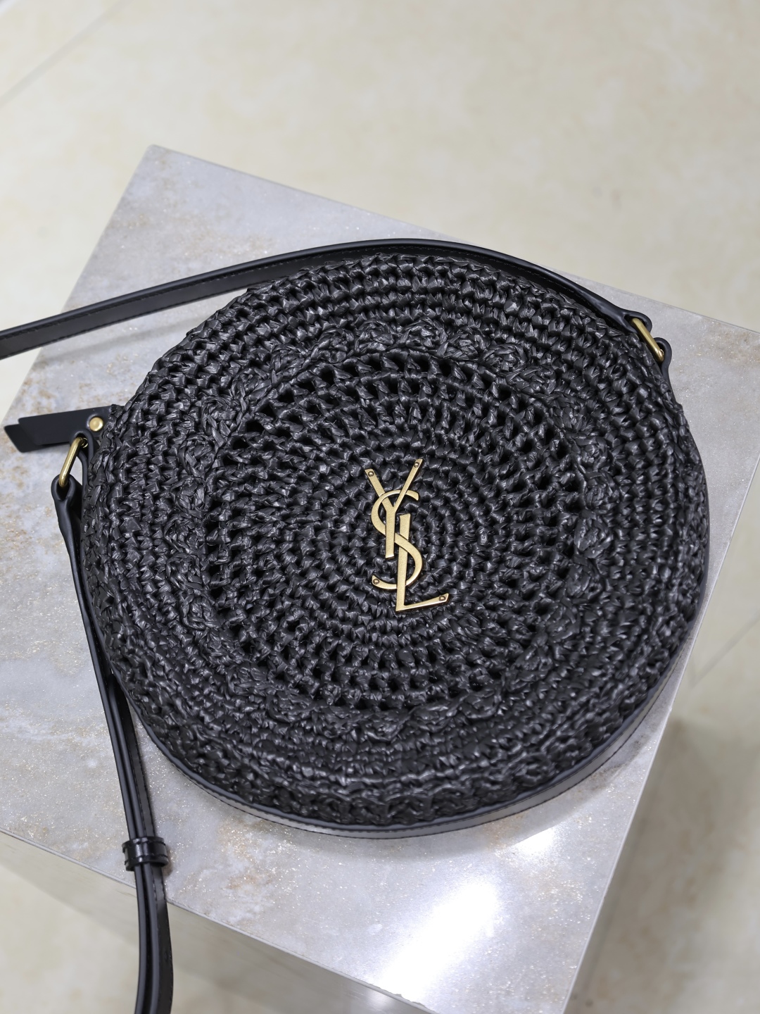 Yves Saint Laurent round woven bag 685601
