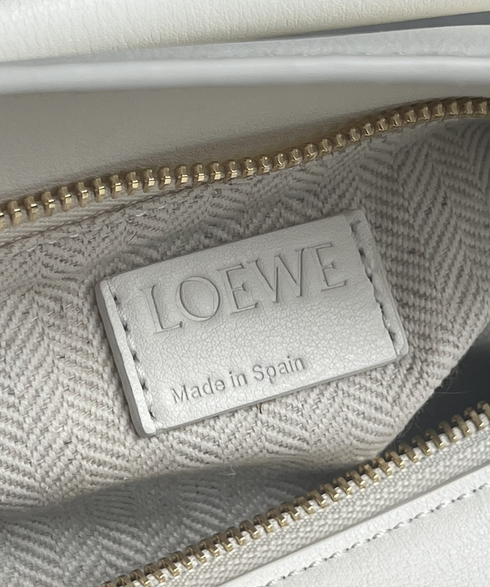 Loewe suede colorblocked zzle bag 0681
