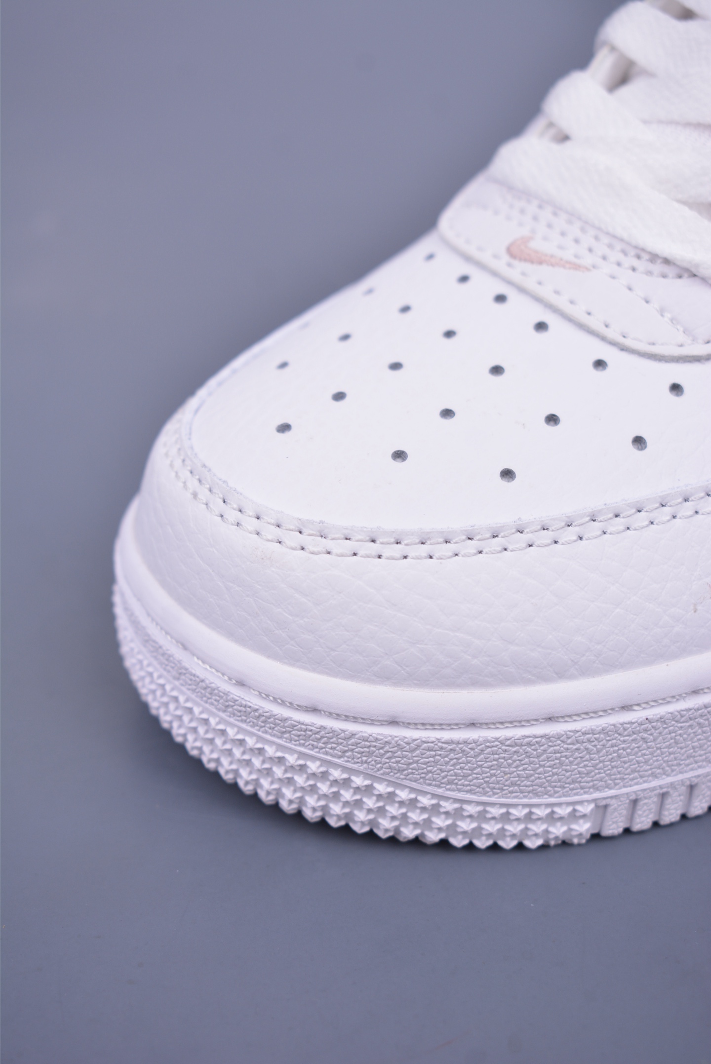 Nike Air Force 1 07 Low Sneakers SpongeBob SquarePants FB8971-070