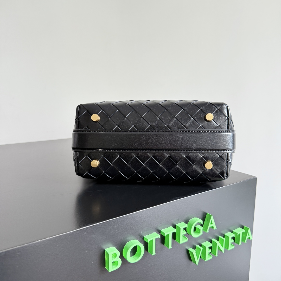 Bottega Veneta Year of the Snake Limited Edition Wallace Handbag 754443