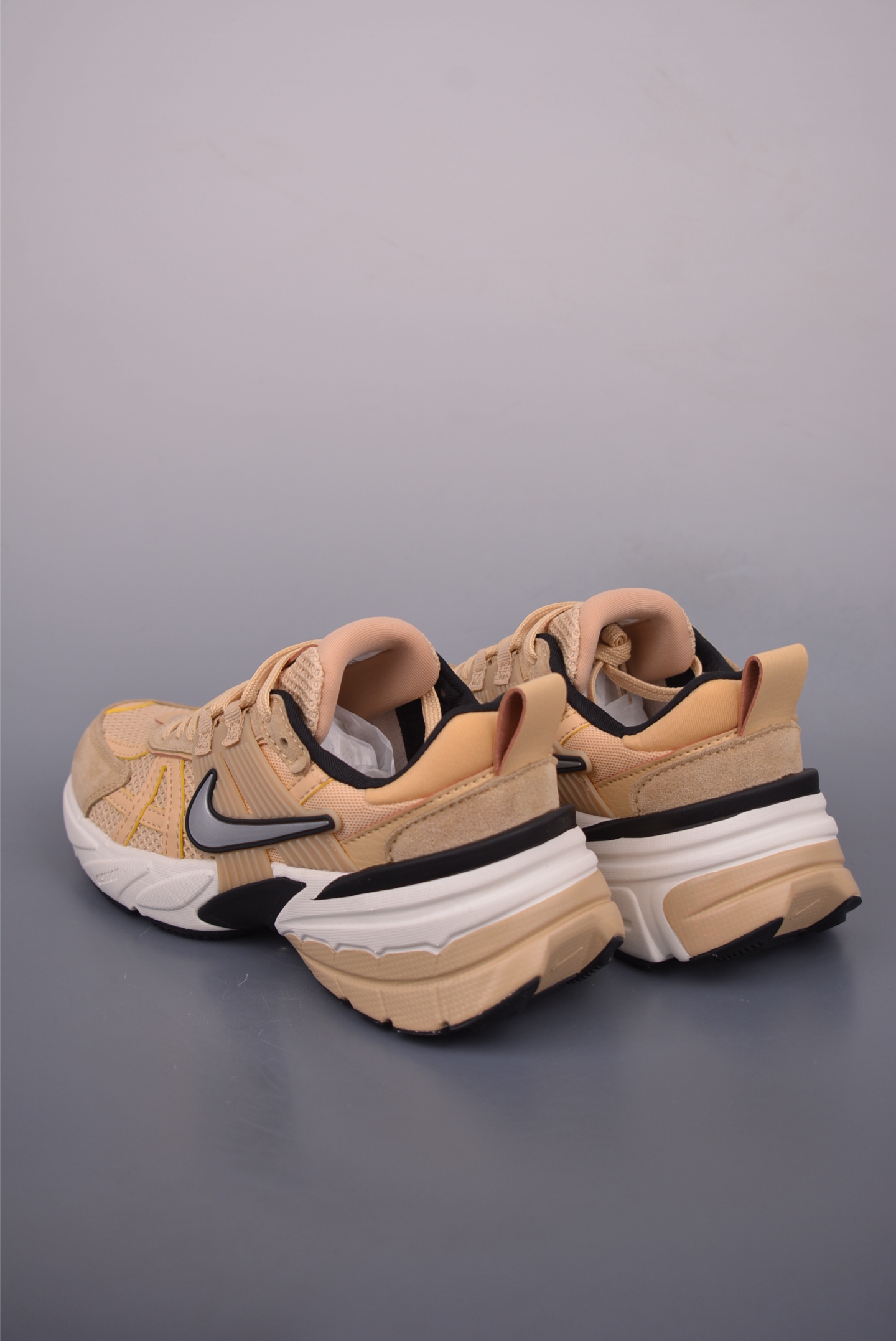 NIKE V2K Runtekk 