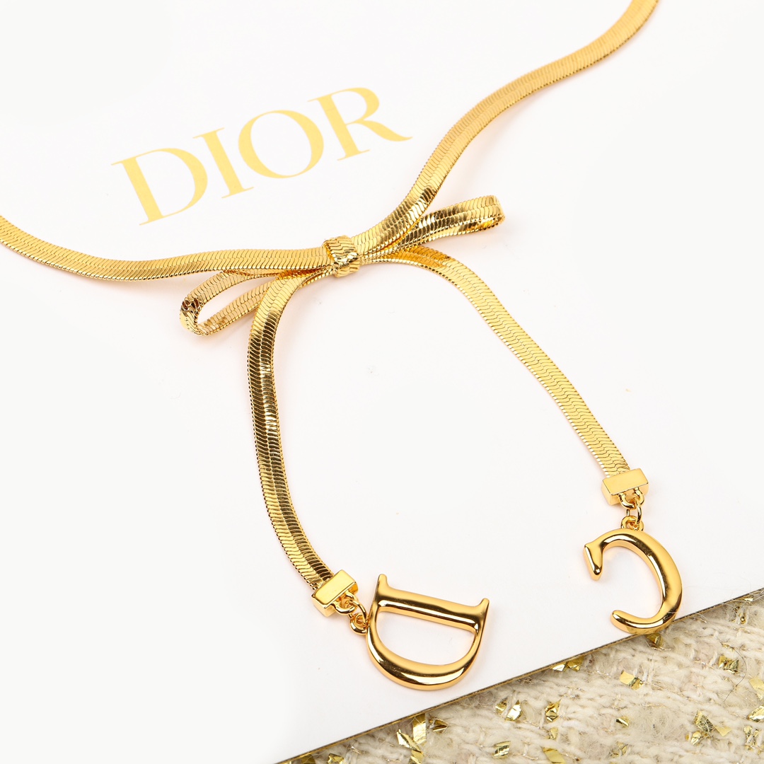 Dior bow necklace