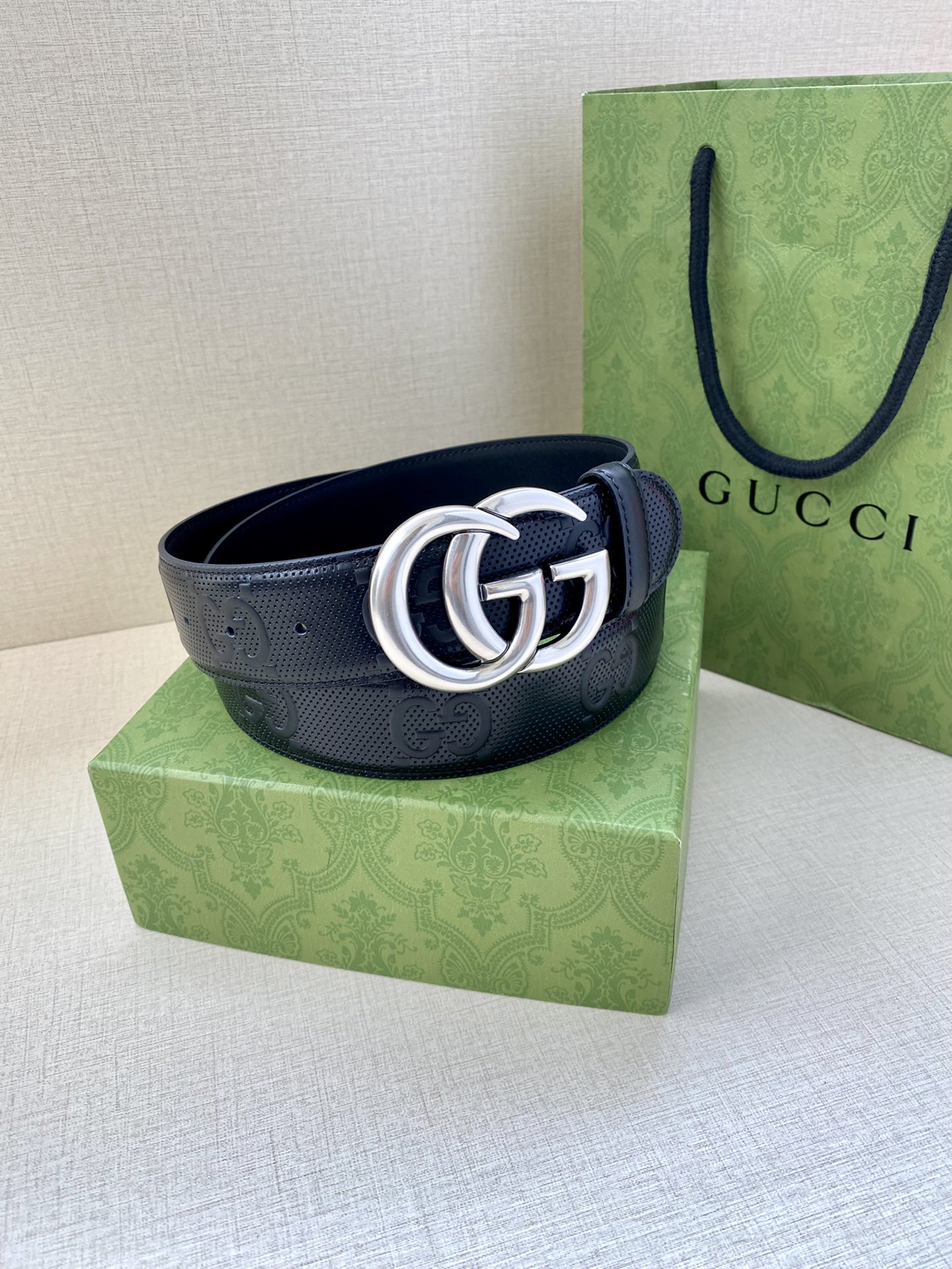 Gucci black embossed leather belt width 4.0CM
