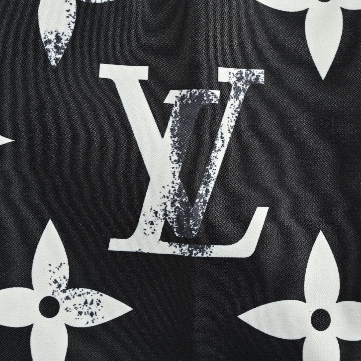 Louis Vuitton 25ss distressed monogram full indonesian dragon shorts