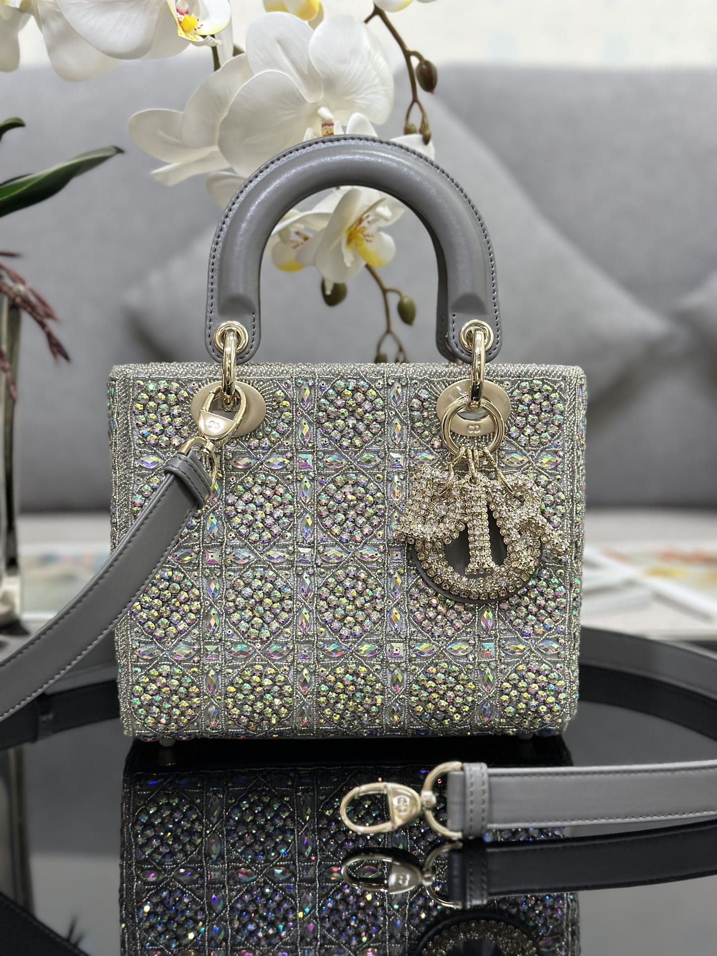 Dior Lady four-grid embroidery rhinestone pink M0538